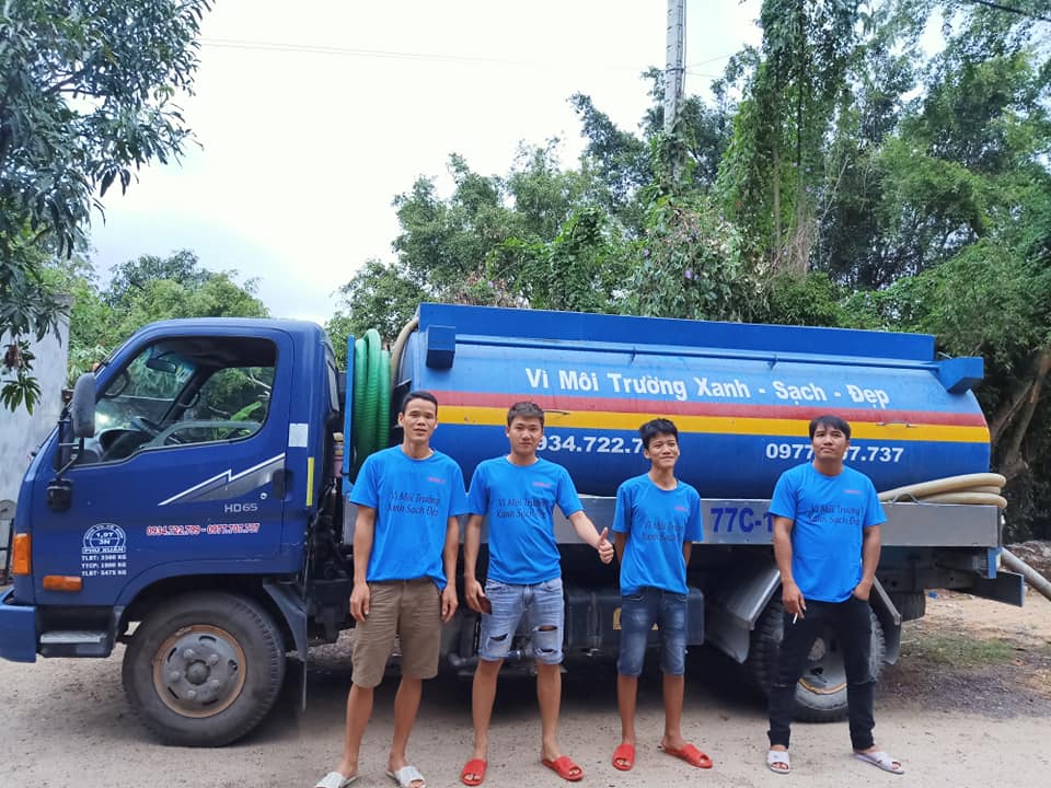 Đội ngũ nhân viên chuyên nghiệp tại Phú Xuân